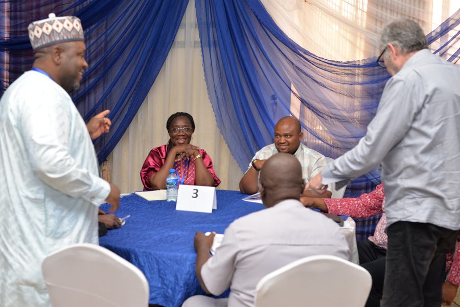Discussion en groupe lors de l'atelier régional SATH